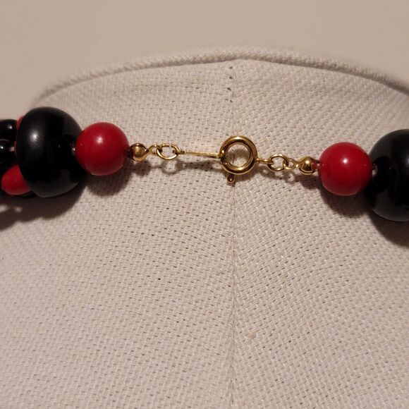 Vintage Black and Red Multi-Strand Bead Necklace with Gold Tone Clasp - Picture 3 of 3